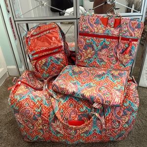Vera Bradley bundle🤍 Large duffle, toiletry case, and jewelry case!!
